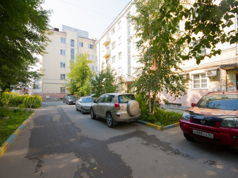 Файл:Димитрова проспект 6 (2).jpg