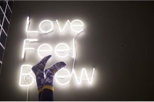 Shurubor coffeeshop (2) (Сибирский неон).jpg