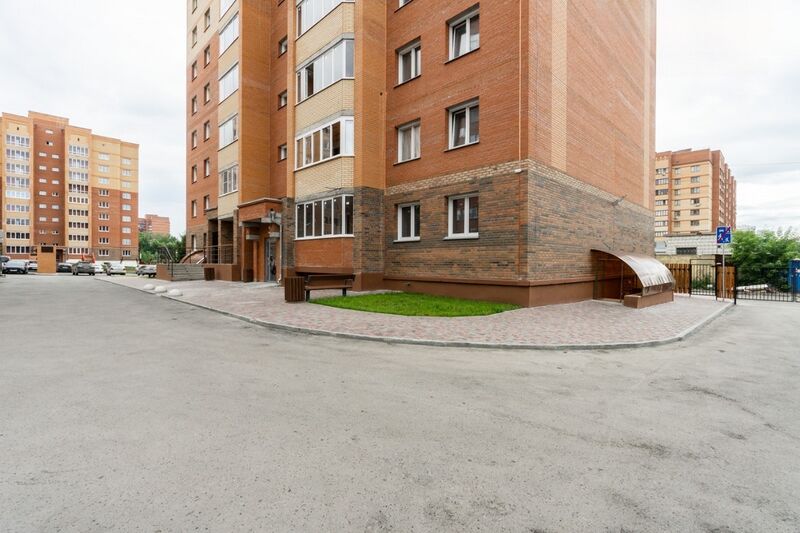 Файл:Серафимовича 6 3.jpg