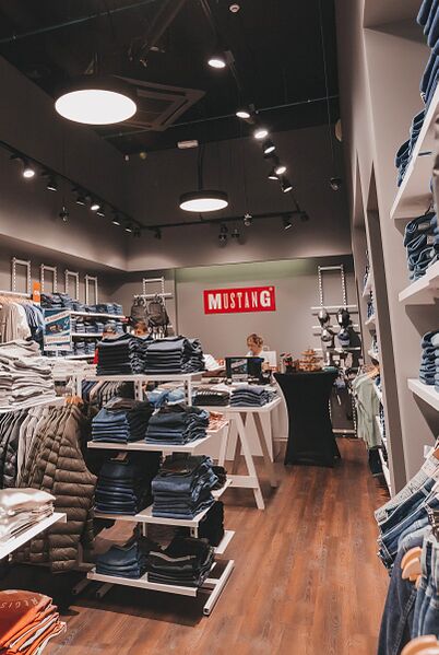 Файл:Галерея Mustang.jpg