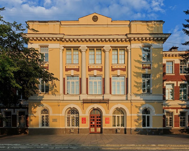 Файл:Дом офицеров.jpg