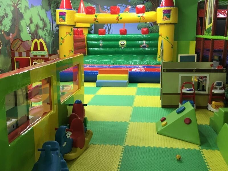 Файл:Галерея Happy land.jpg