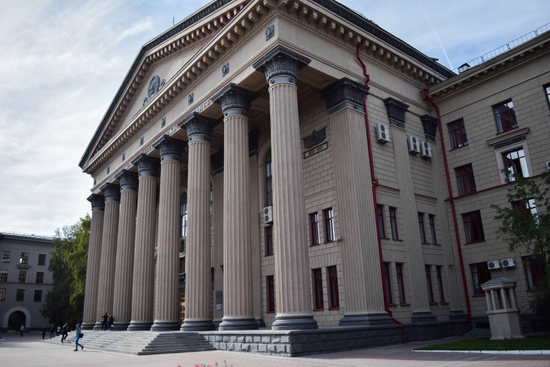 Файл:НИИЖТ (главный корпус).jpg