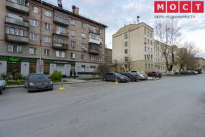 Державина 1 МОСТ 2.jpg