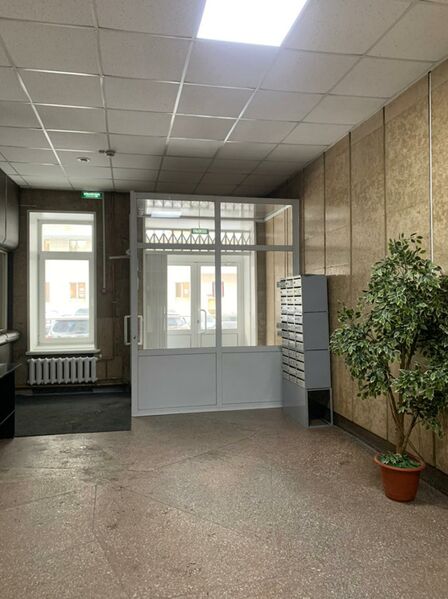 Файл:Коммунистическая 7 (вход).jpg