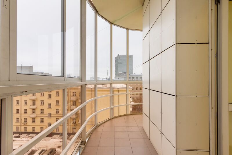 Файл:Коммунистическая 48а офис 607 (балкон).jpg