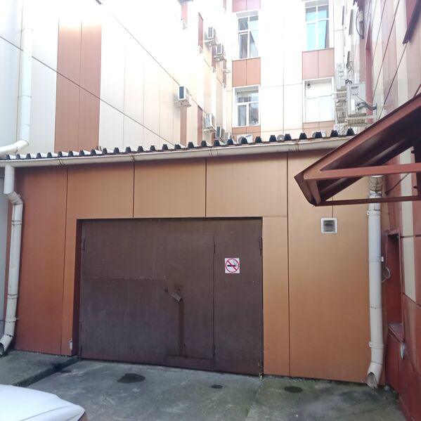 Файл:Коммунистическая 35 гараж.jpg