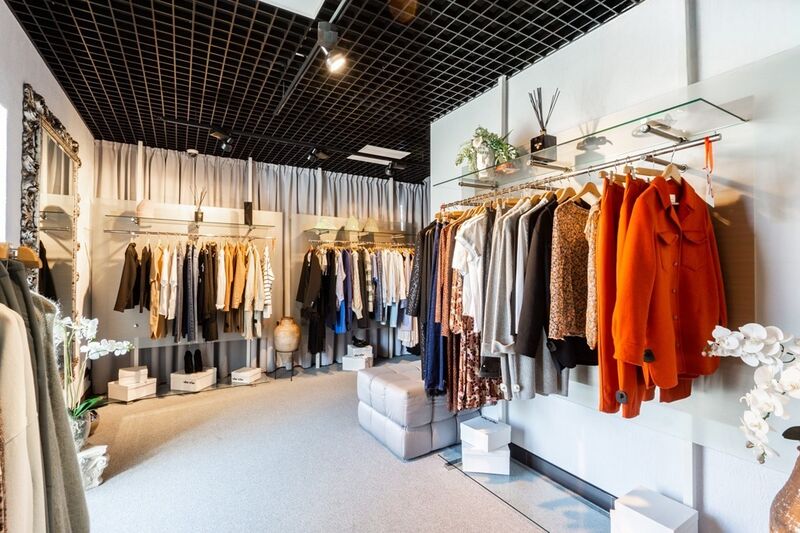 Файл:She & He 1.jpg