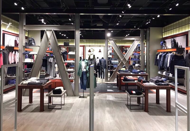 Файл:Галерея Armani Exchange.jpg